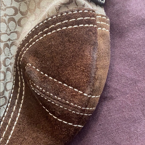 Coach bag and comes with dust bag - Picture 3 of 5